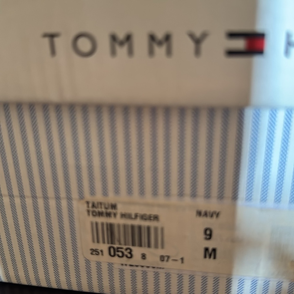 Tommy Hilfiger women’s shoes size 9 navy - Picture 4 of 6